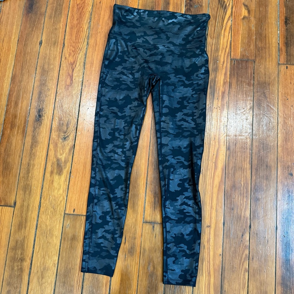 SPANX Black Camp print leggings- Large